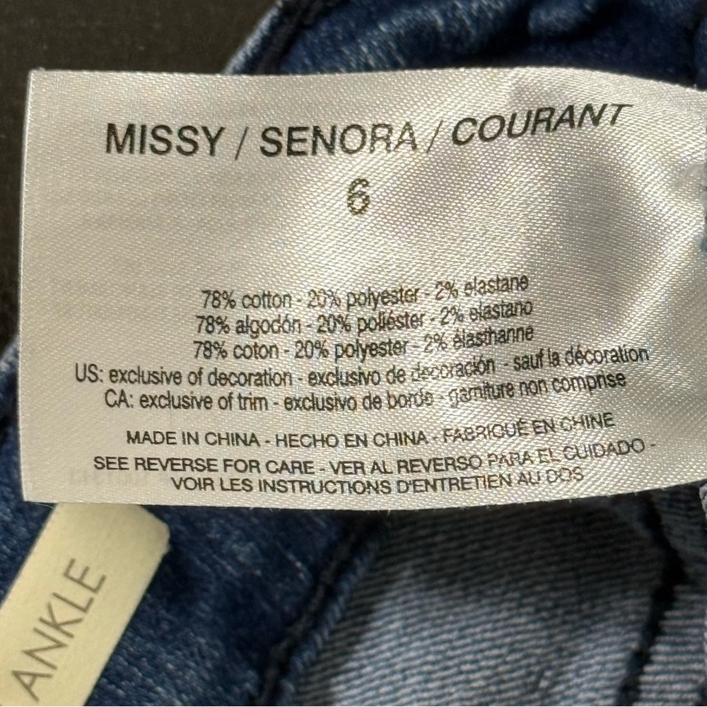 Vintage America Blue Jeans with Floral Embroidery - Picture 16 of 16